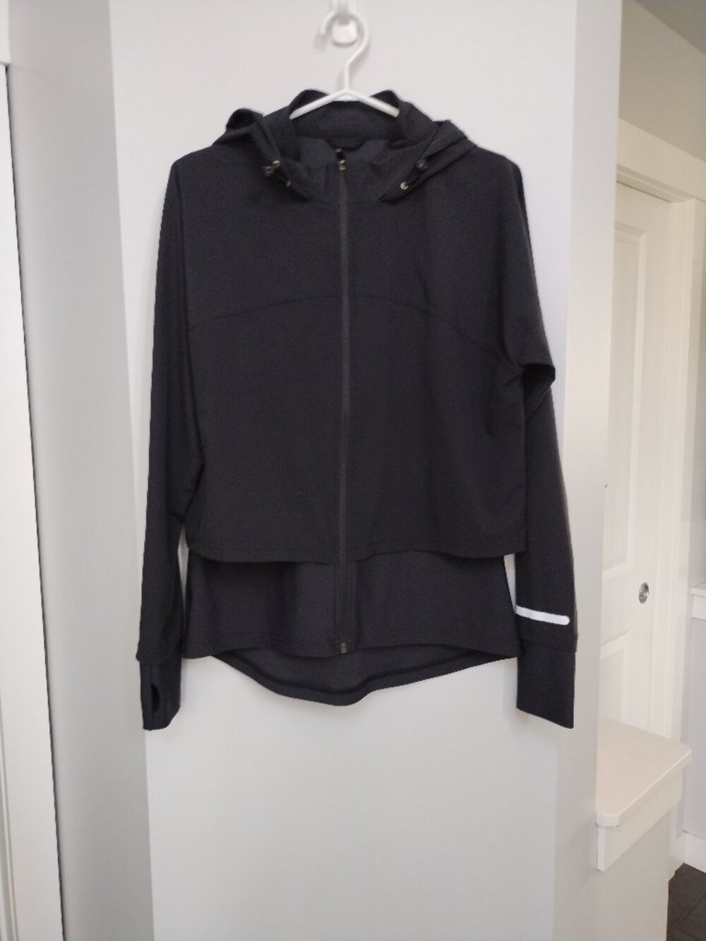 Like new Sweaty Betty running coat with thumbholes